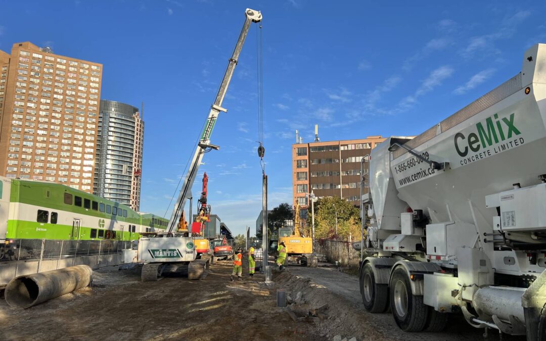 Managing Heat and Mix Timing: Summer Concrete Pouring Tips with Mobile Mixing